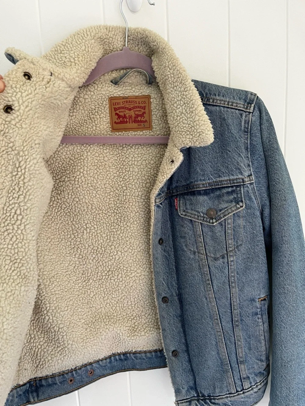 Levi’s Sherpa-Lined Denim Trucker Jacket – Classic Blue – Size S - Picture 3 of 7